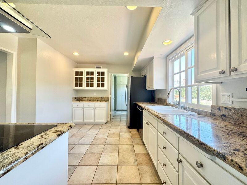 1530 Rogue St - Photo 2 of 27