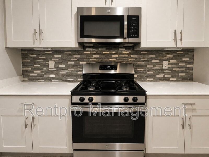 13029 Oak Hill Way - Photo 5 of 18