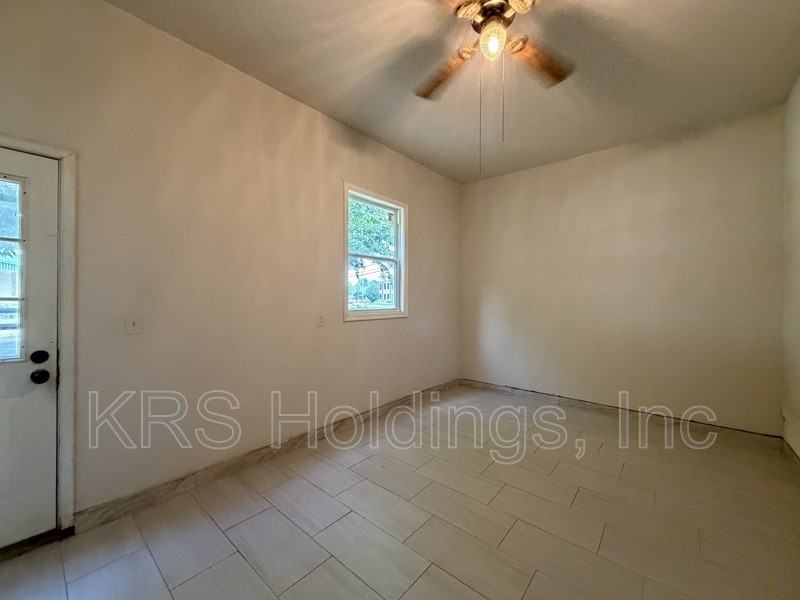 5445 Indian River Rd - Photo 4 of 11