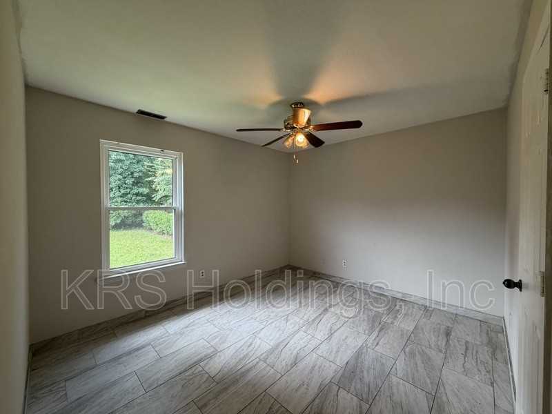5445 Indian River Rd - Photo 6 of 11
