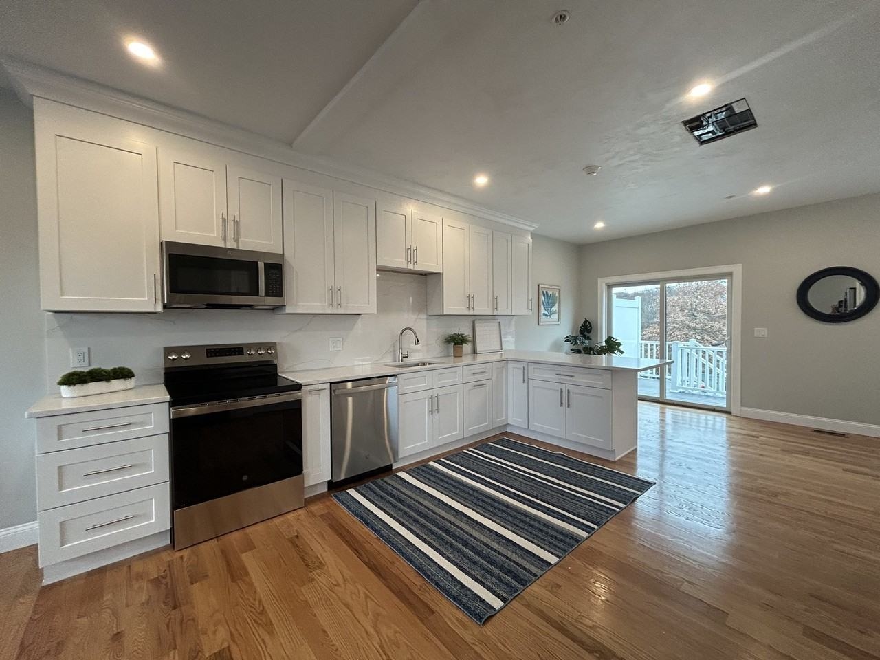 10 Windsor St #C - Photo 2 of 22