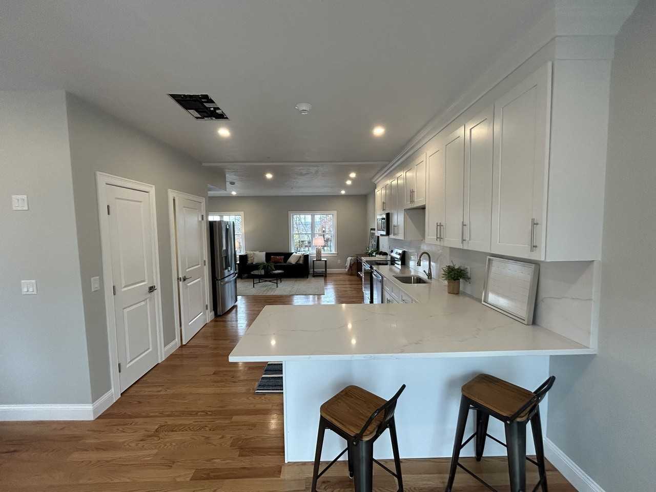 10 Windsor St #C - Photo 3 of 22