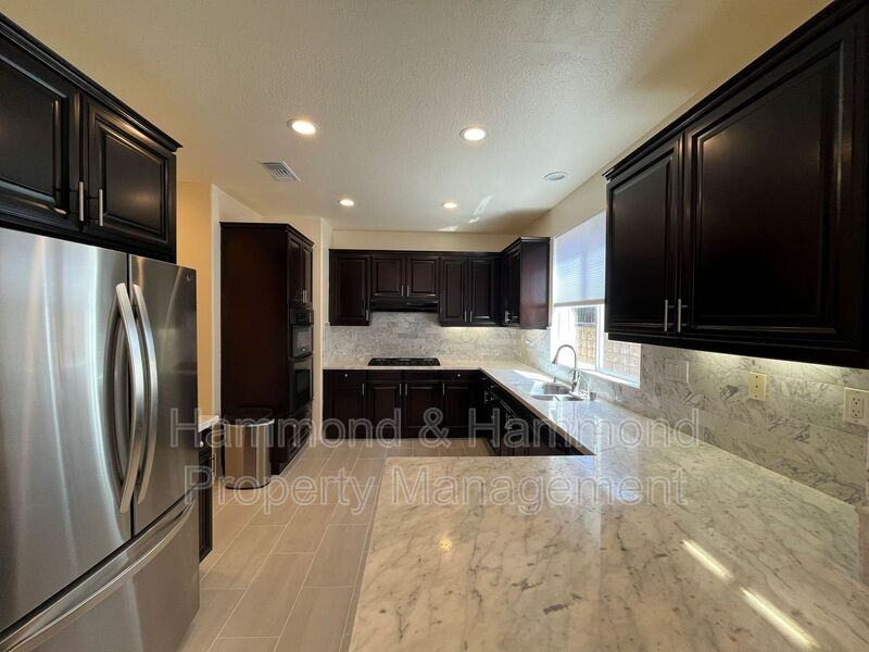 3806 Cayman Ct - Photo 6 of 22
