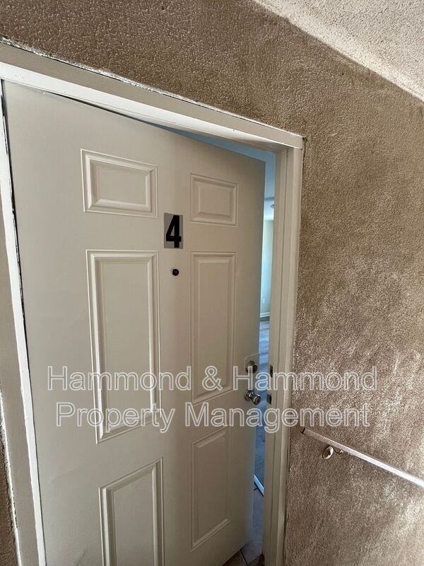 6916 Agnes Ave #4 - Photo 3 of 20
