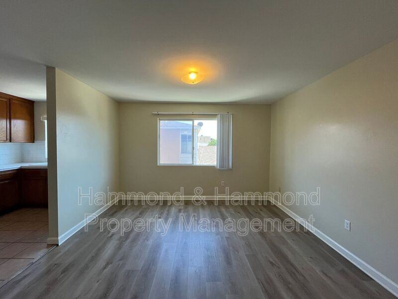 6916 Agnes Ave #4 - Photo 4 of 20