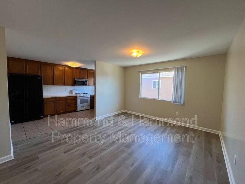 6916 Agnes Ave #4 - Photo 6 of 20