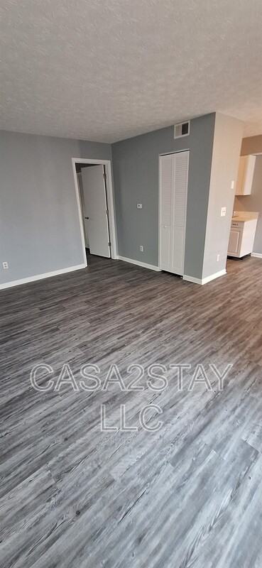 377 Redmar Blvd #41 - Photo 3 of 8