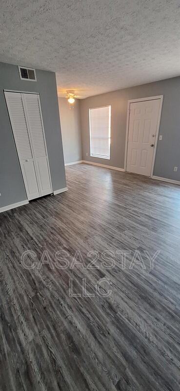 377 Redmar Blvd #41 - Photo 4 of 8