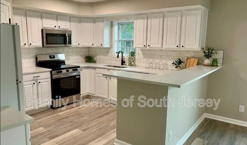 25900 Country Meadows Dr - Photo 7 of 11