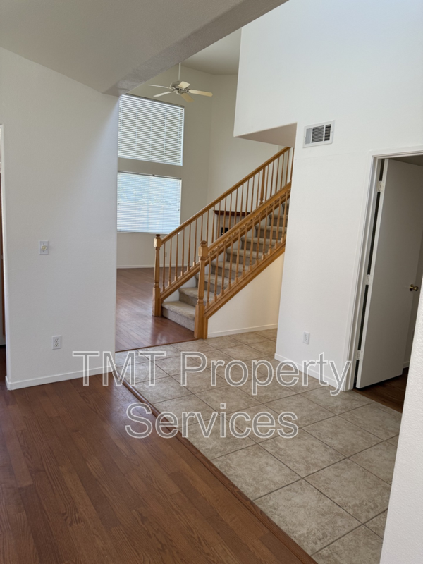 2742 La Purisima Ave - Photo 3 of 26