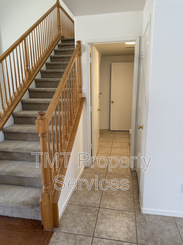 2742 La Purisima Ave - Photo 4 of 26