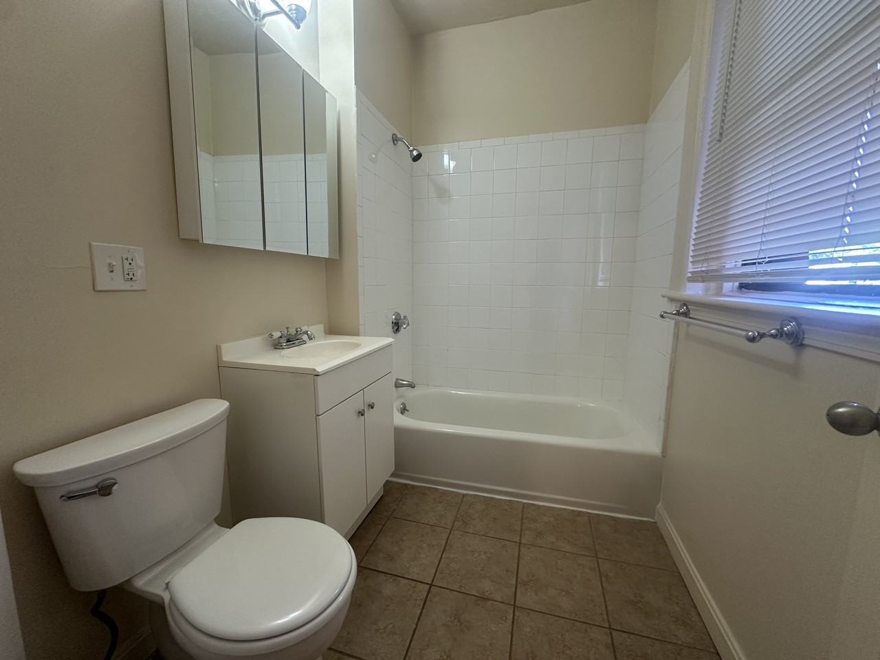 1234 Commonwealth Ave #11 - Photo 7 of 11