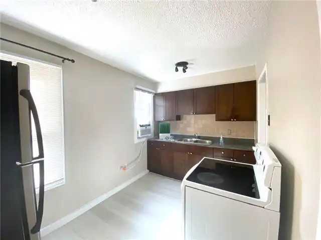720 Carter Ave - Photo 4 of 13