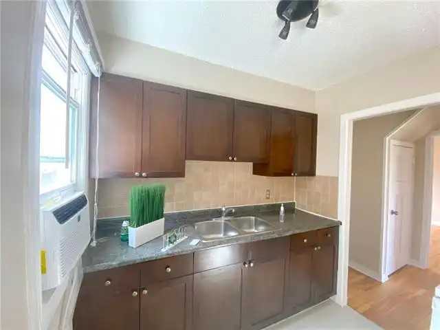 720 Carter Ave - Photo 5 of 13