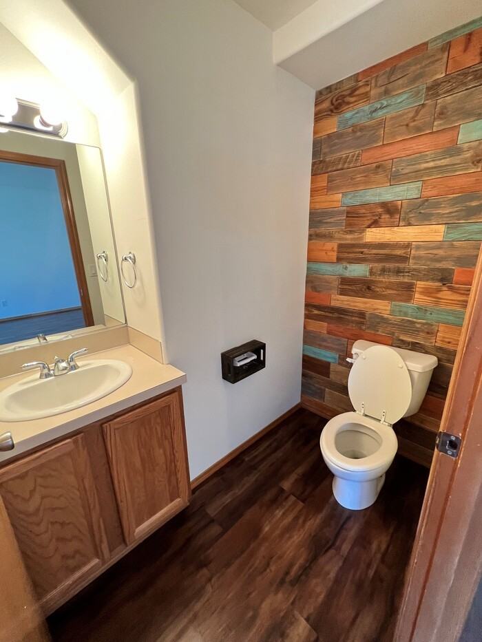437 S Ivy St - Photo 5 of 11
