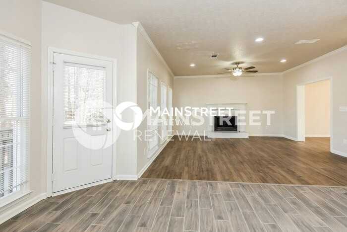 480 Washington Dr - Photo 4 of 17