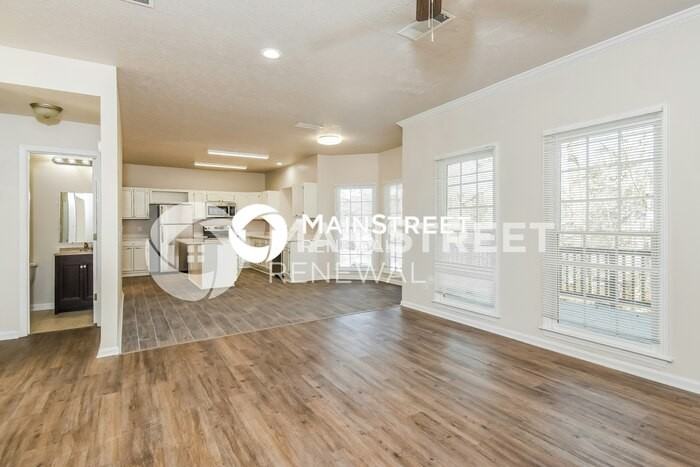 480 Washington Dr - Photo 5 of 17