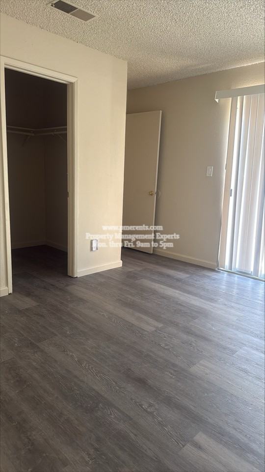 3016 Snowberry Ln - Photo 5 of 9