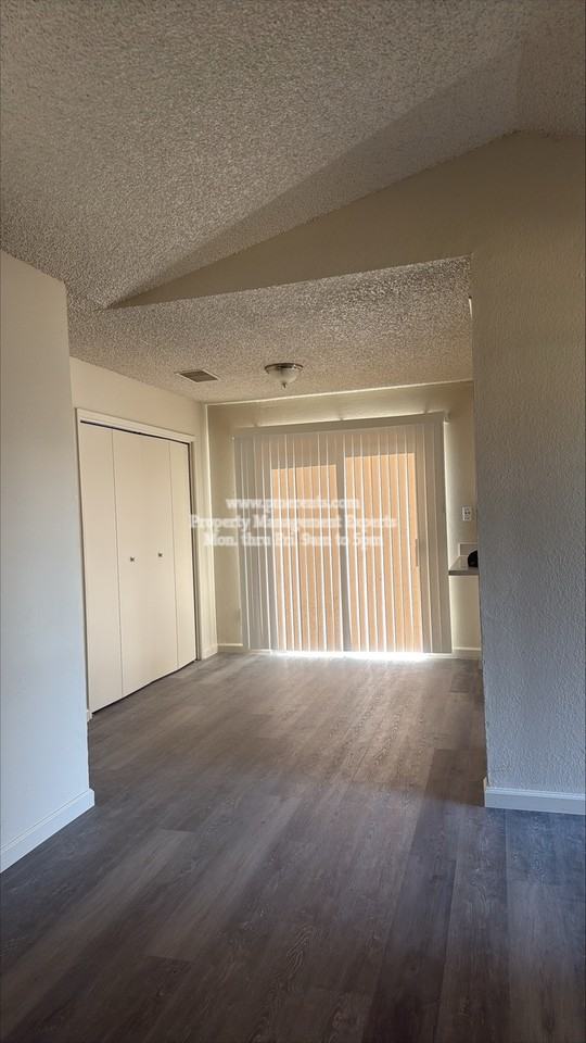 3016 Snowberry Ln - Photo 6 of 9