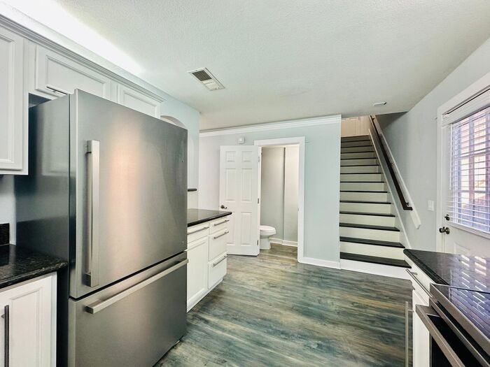 294 Woodman St - Photo 6 of 24