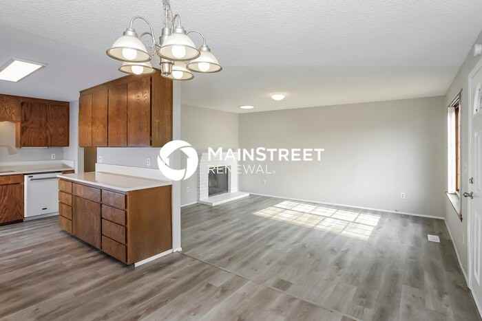 6212 S Junett St - Photo 6 of 15
