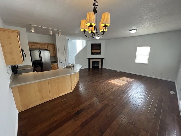 1609 W Wynview Ln - Photo 2 of 20