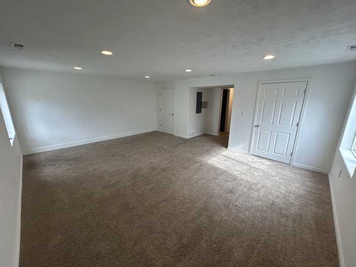 1609 W Wynview Ln - Photo 4 of 20