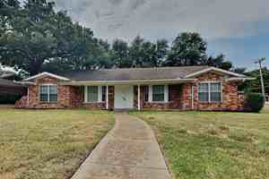 featured image of 7108 Ellis Rd