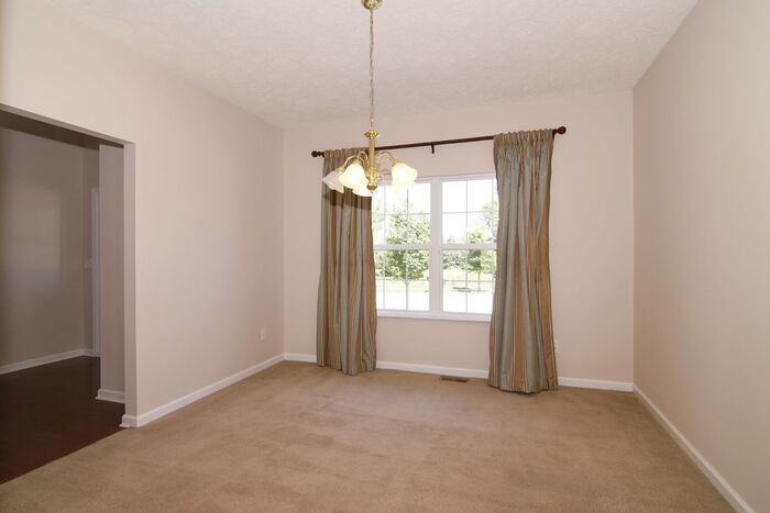 14240 Langham Dr - Photo 5 of 30