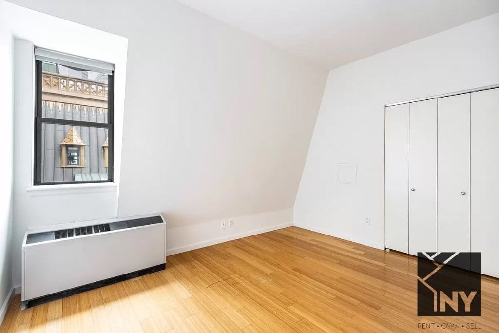West St #16B - Photo 5 of 12