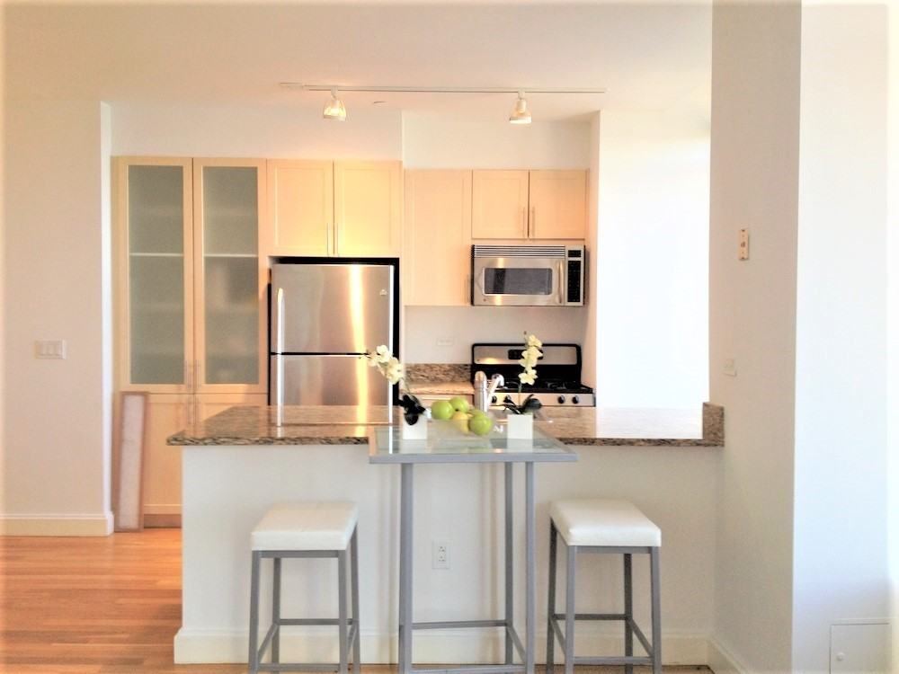 Hanover Sq #710 - Photo 2 of 9