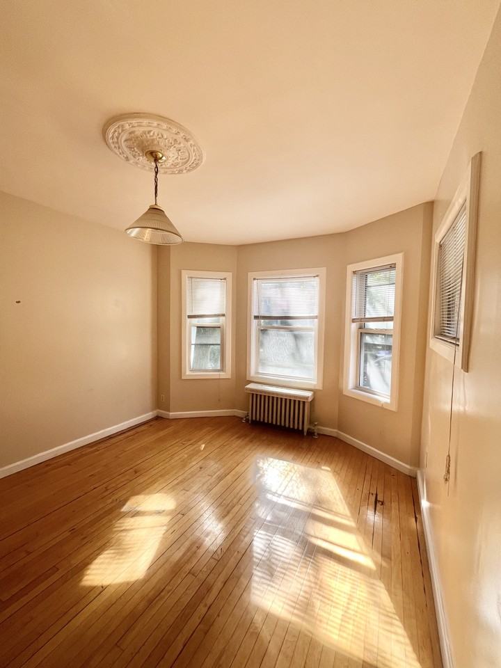 17 Park View St #1 - Photo 2 of 11