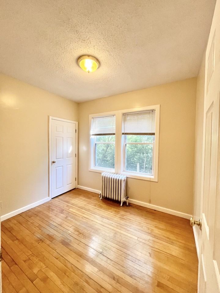 17 Park View St #1 - Photo 6 of 11