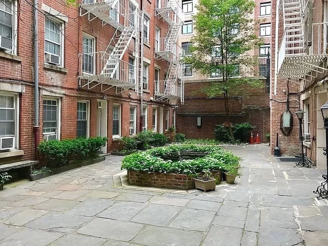 224 Sullivan St #F1 - Photo 4 of 7