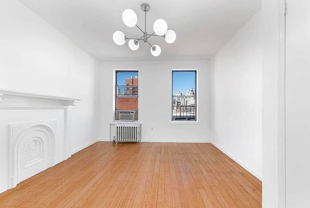 242 Mulberry St #22 - Photo 2 of 7