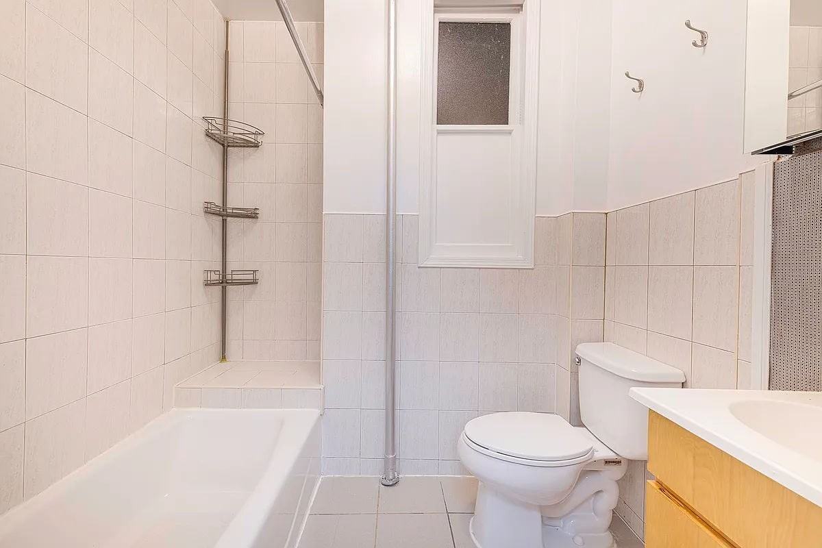 242 Mulberry St #22 - Photo 5 of 7
