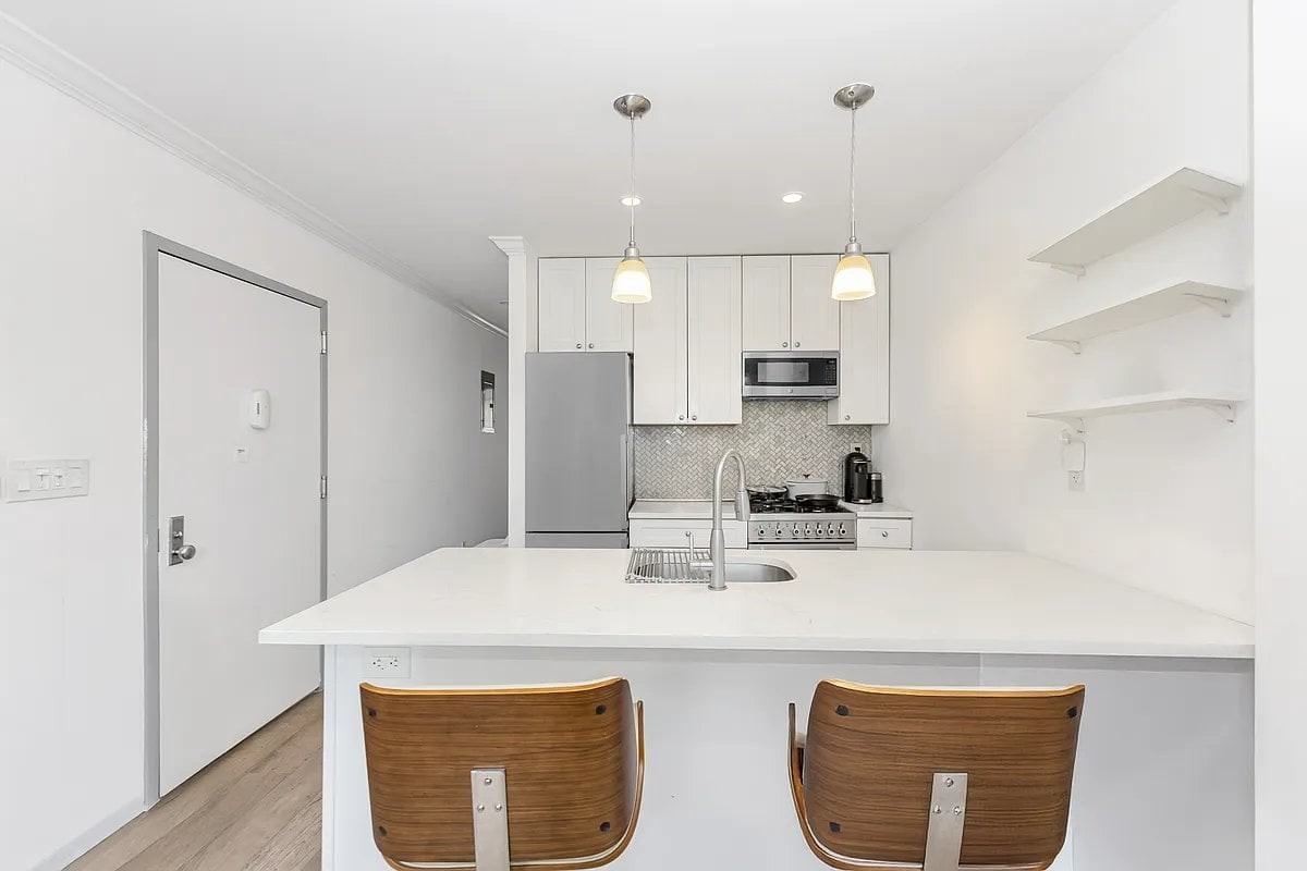 110 S 2nd St #4A - Photo 5 of 6
