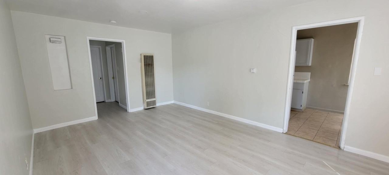 339 N 8th St - Photo 5 of 20
