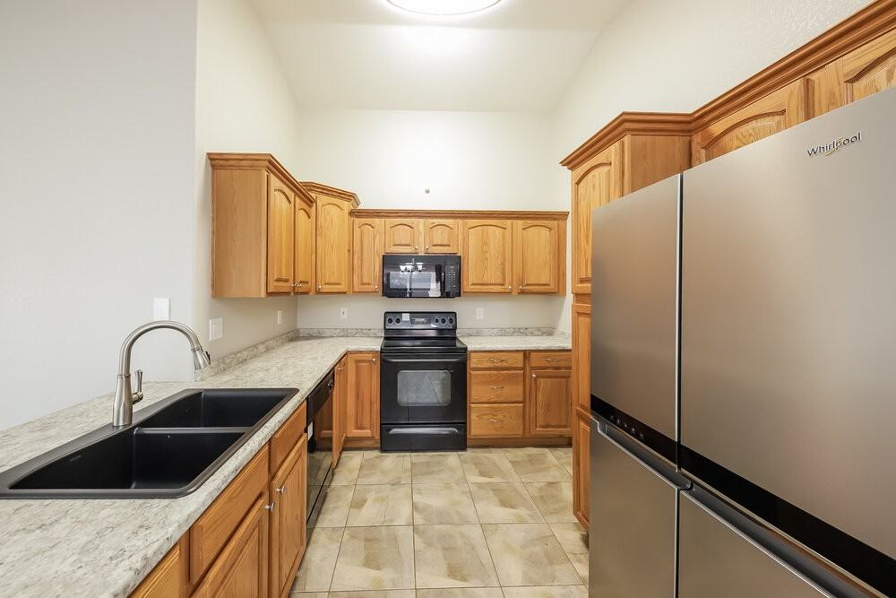 8560 W Eva St - Photo 5 of 16