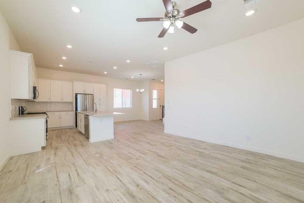 16028 N 74th Ln - Photo 4 of 18