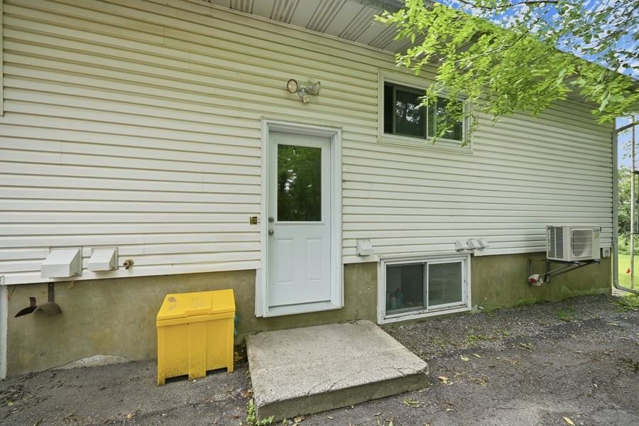 1225 Old Montreal Rd Unit 4 - Photo 2 of 11
