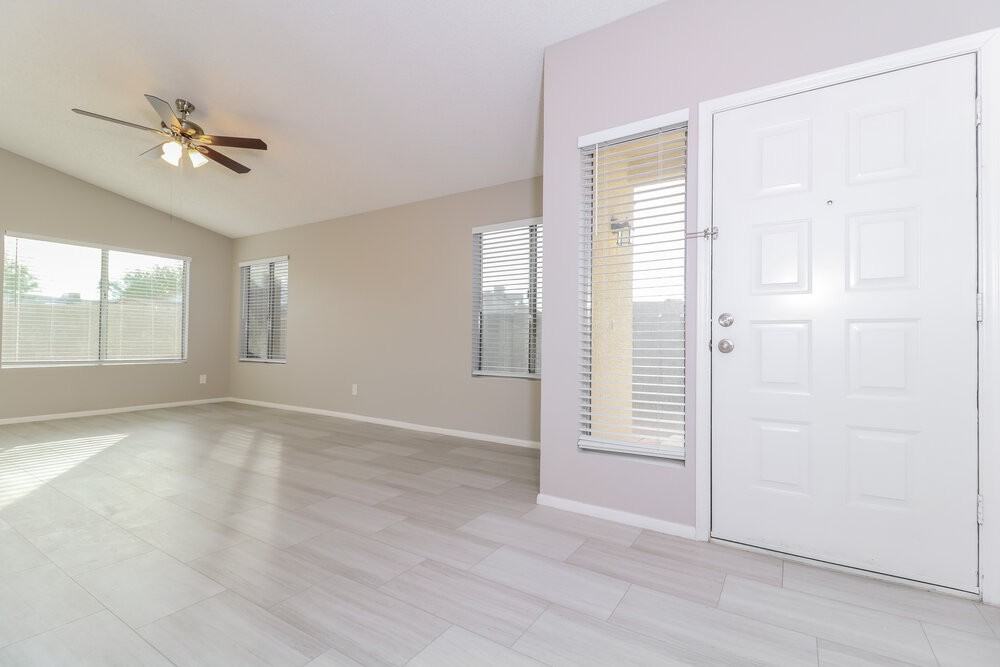 17909 N 88th Dr - Photo 3 of 16