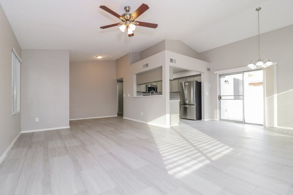 17909 N 88th Dr - Photo 4 of 16
