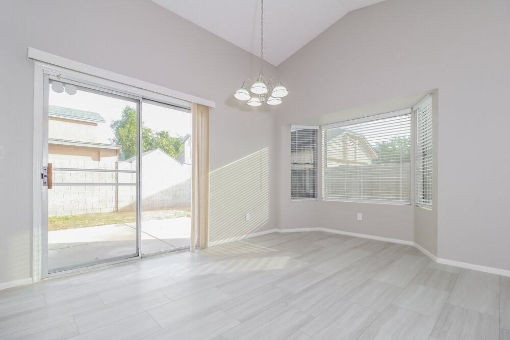 17909 N 88th Dr - Photo 5 of 16