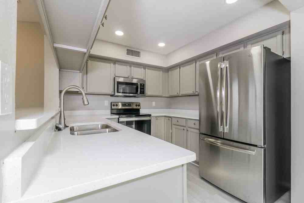 17909 N 88th Dr - Photo 6 of 16