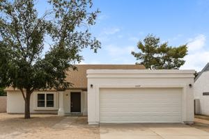 featured image of 1237 E Wickieup Ln