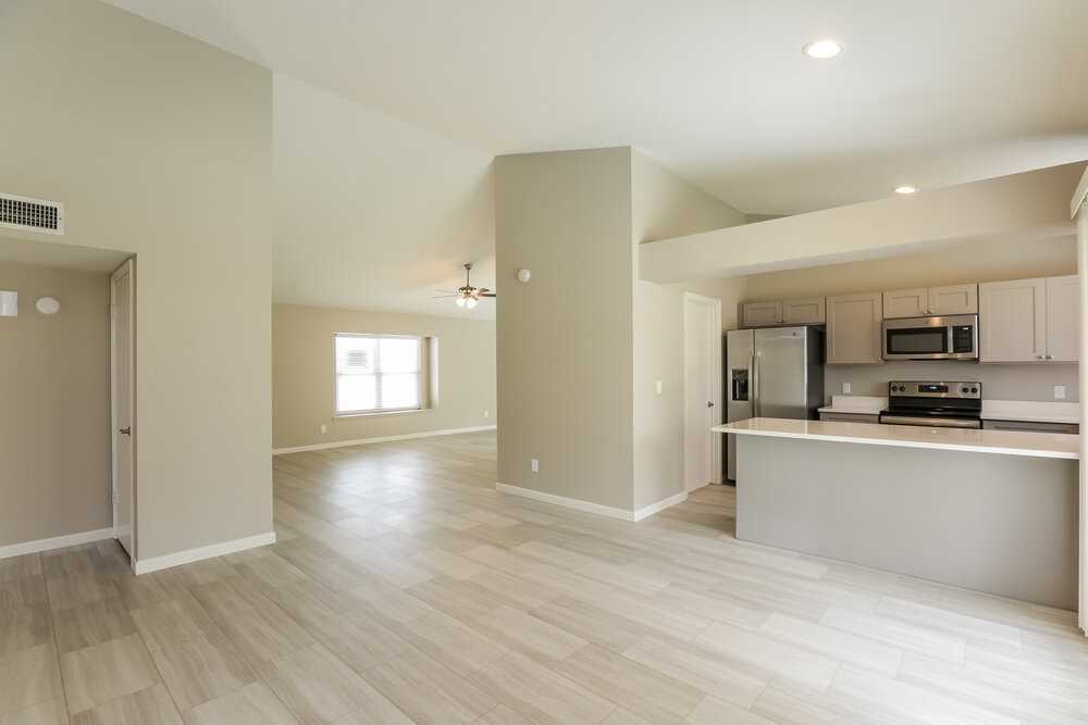 1237 E Wickieup Ln - Photo 3 of 16