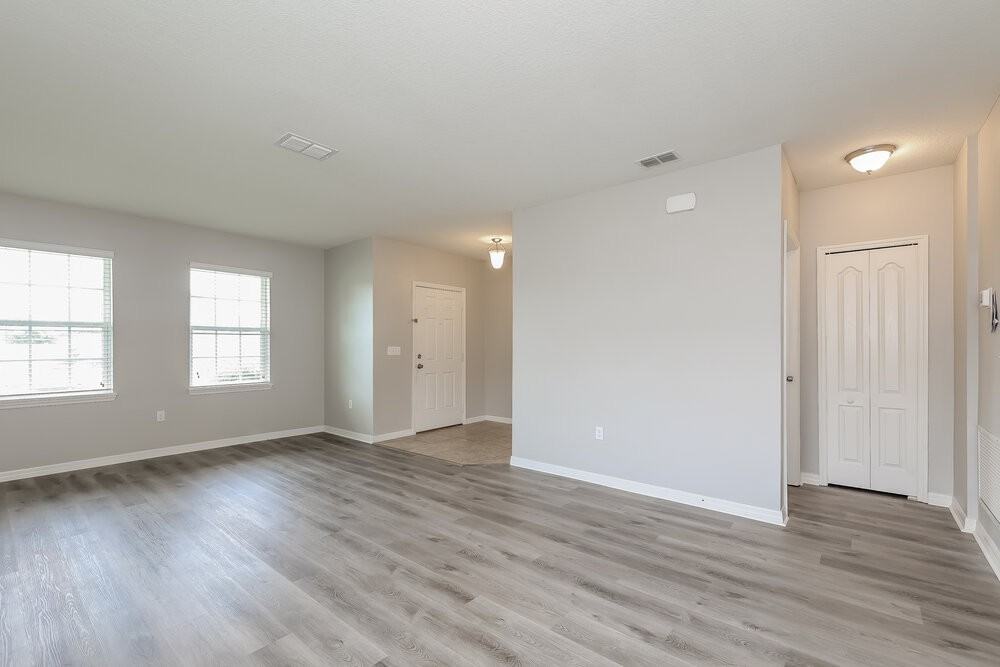 4804 Ashurst St - Photo 3 of 16