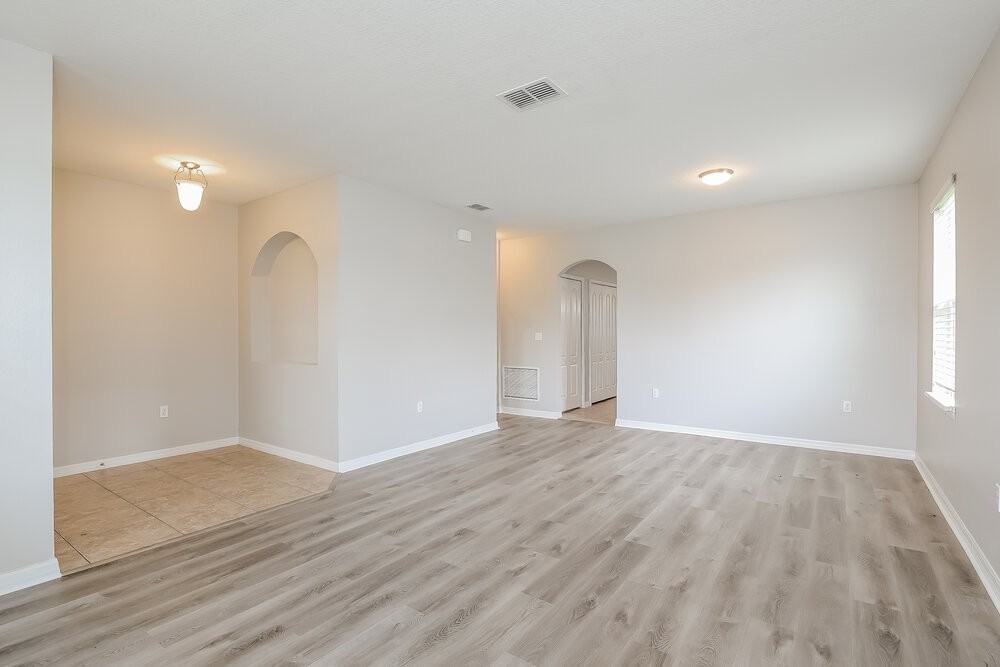 4804 Ashurst St - Photo 4 of 16