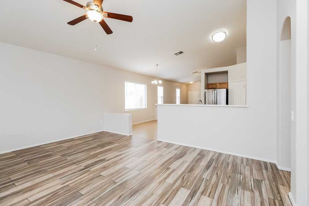 2586 W Jasper Ave - Photo 5 of 16
